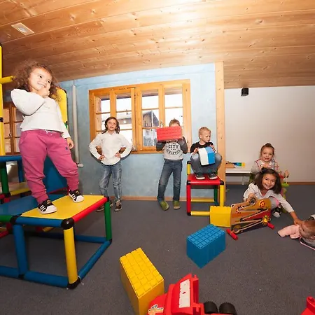 阿尔皮纳家庭旅馆 酒店 3*